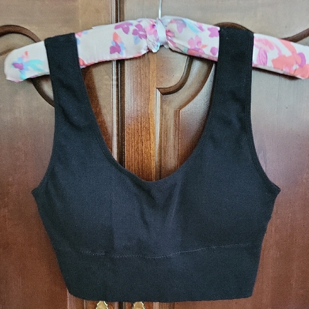 Black Sleeveless Crop Top
